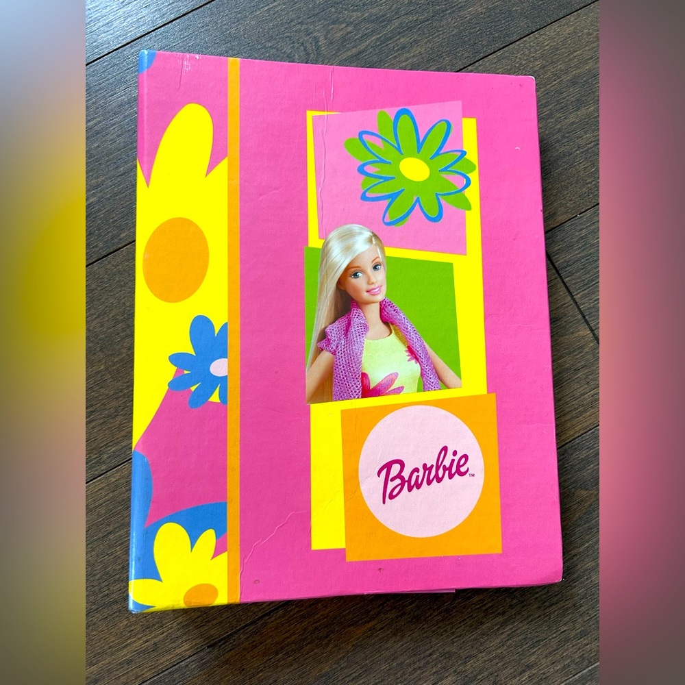 2002 Barbie‎ Mattel photo album 160 photos